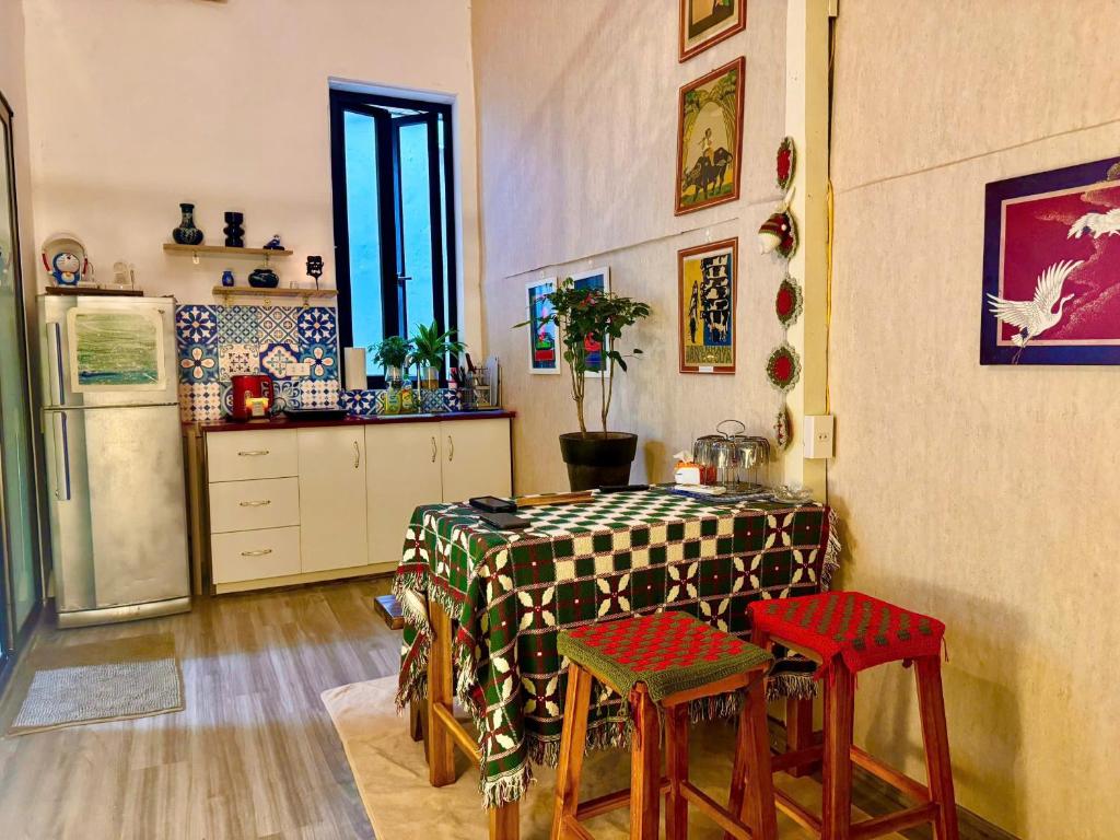 Hanoian Traditional Stay - City view - Old Quarter – Hanoi